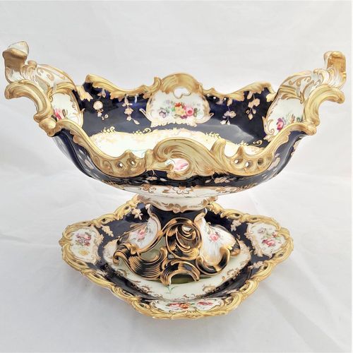 Plate as a stand for a centrepiece being sold separately
