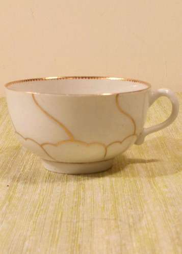 James Giles Decorated Worcester Porcelain Queens Pattern Tea Cup circa 1775