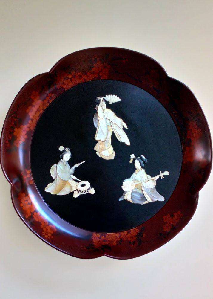 Large Japanese Antique Shibayama Lacquer Wall Plaque Inlaid Mother of Pearl and Abalone Shell of Geisha Musicians Meiji circa 1890