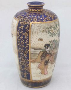 Antique Japanese Satsuma small vase hand painted scenes the base is Marked 光山 Kozan dating from the Meiji period circa 1900