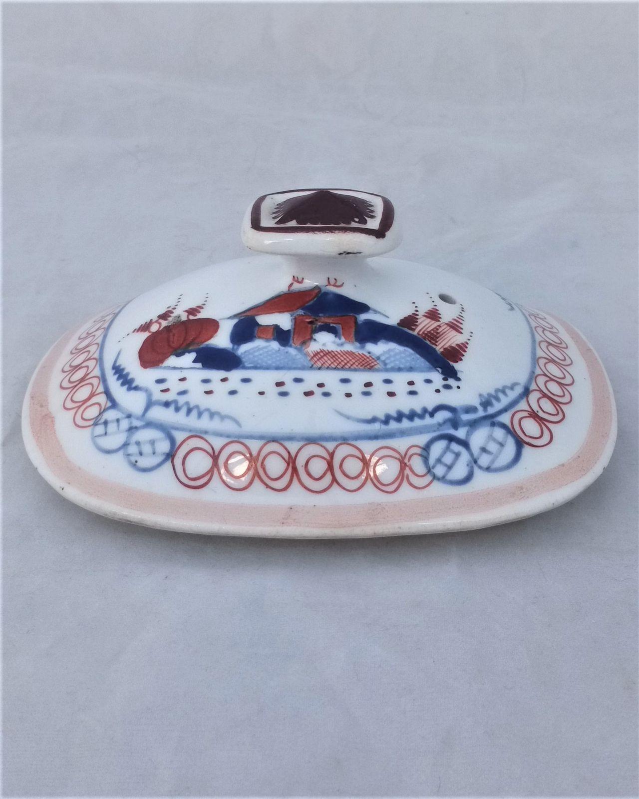 Antique New Hall porcelain London shape teapot lid in the Dolls House Pattern Number 1084 circa 1812