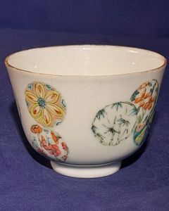 Chinese Export Porcelain Tea Bowl hand painted flower balls  - 花球 Huā qiú - Marked Yongzheng Antique Qing late 19th century to early 20th C