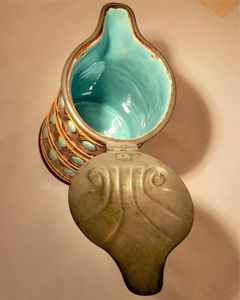 Antique Wedgwood majolica pottery jewelled caterers jug - What tho my Cates be poor  take them in good part, may you have better cheer but not with better heart'.   An excerpt from Shakespeare's "Comedy of Errors" Act 3, scene 1. - circa 1865 Victorian 19.7cm High 1 1/2 pints capacity weight 724 grammes unpacked.