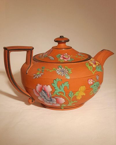 Antique Wedgwood Rosso Antico pottery Teapot Low round Egyptian shape Enamelled Flowers - Georgian circa 1820 19.7 cm H 16.5 cm L 10.2 cm D 724 g