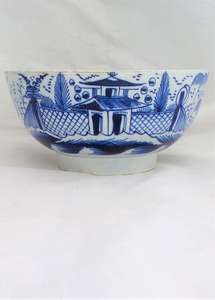 Pearlware Punch Bowl Blue and White Pagoda and Fence Pattern Antique c 1790