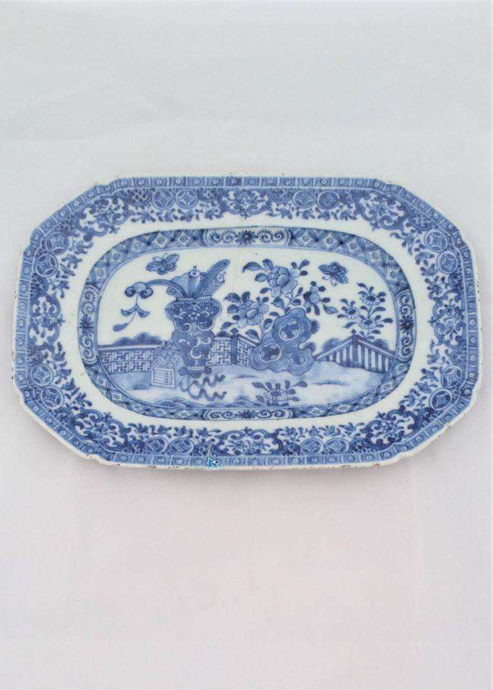 Chinese Porcelain Blue White Platter Vase Auspicious Objects Qianlong Qing 1760