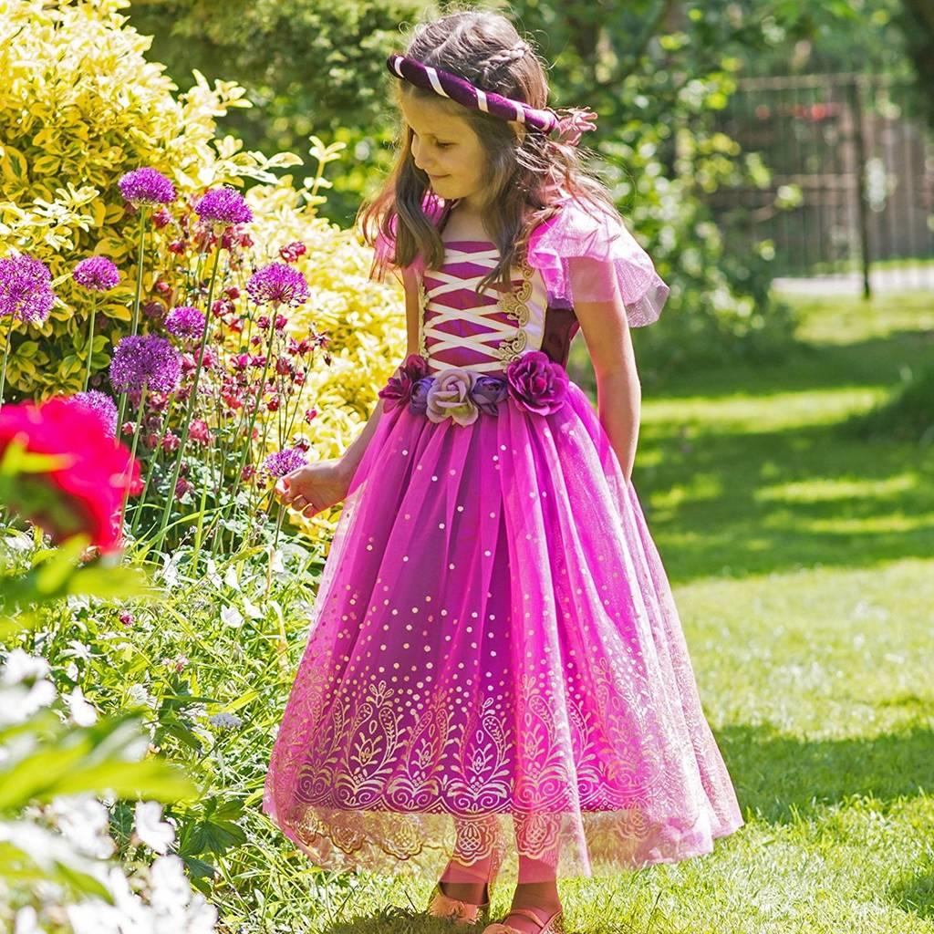 Нарядиться принцессой. Пурпл принцесс. Цветочная принцесса костюм для девочки. Принцесса дресс. Сад и принцесса одеваются мод.