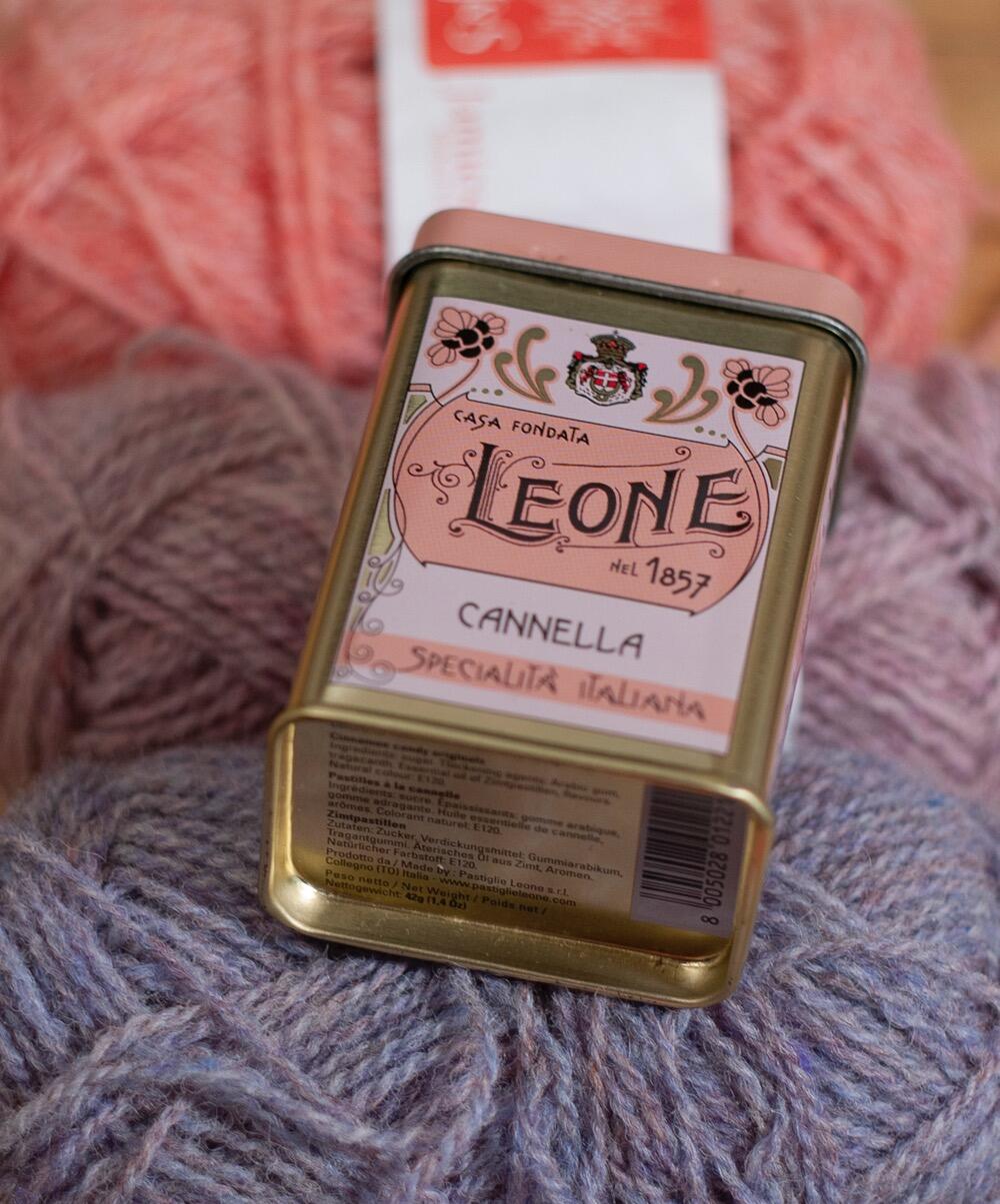 closeup of tin, used as inspiration source in KNITSONIK System course