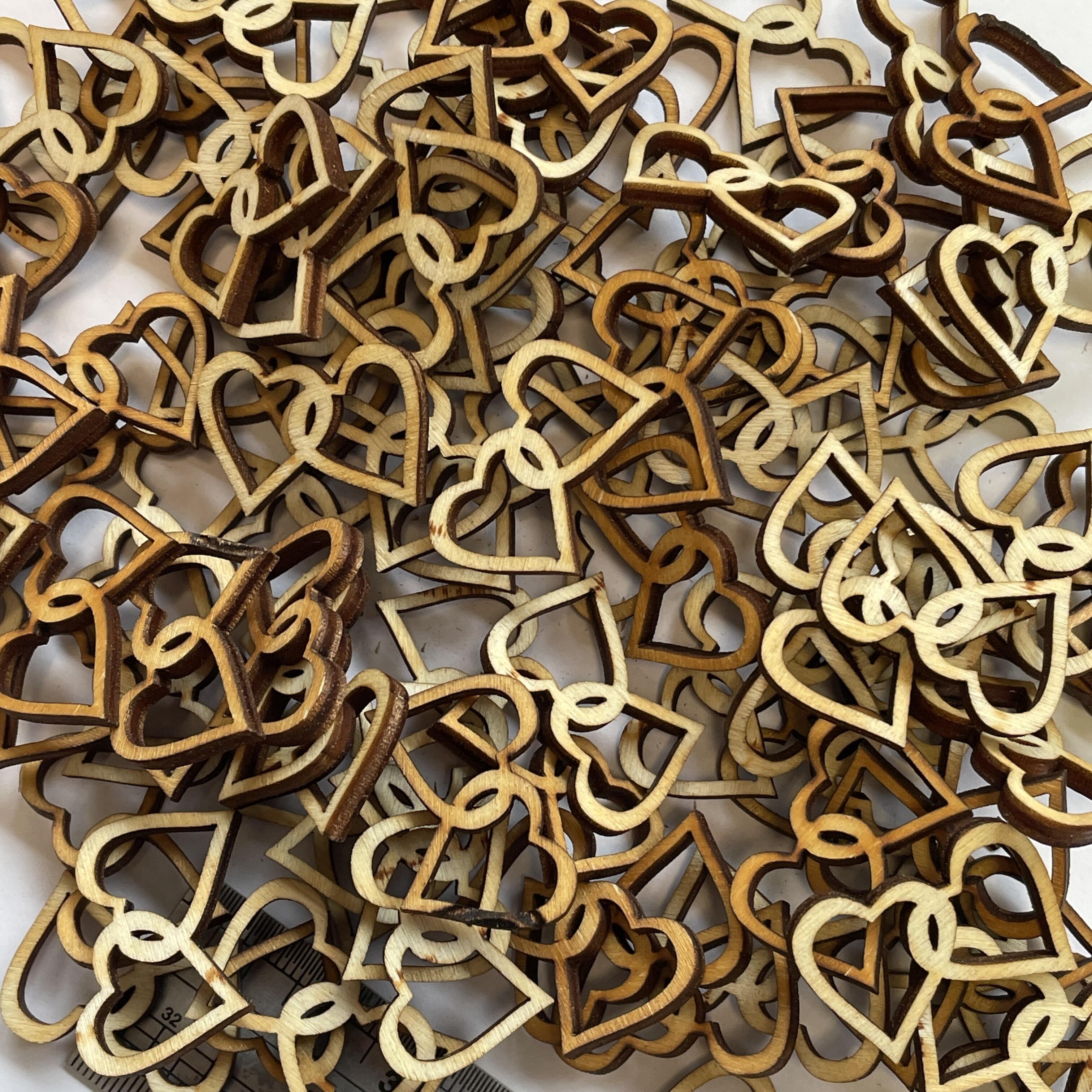 Red Berry Crafts Ltd:Pack of 100 Joined Hearts Table Confetti