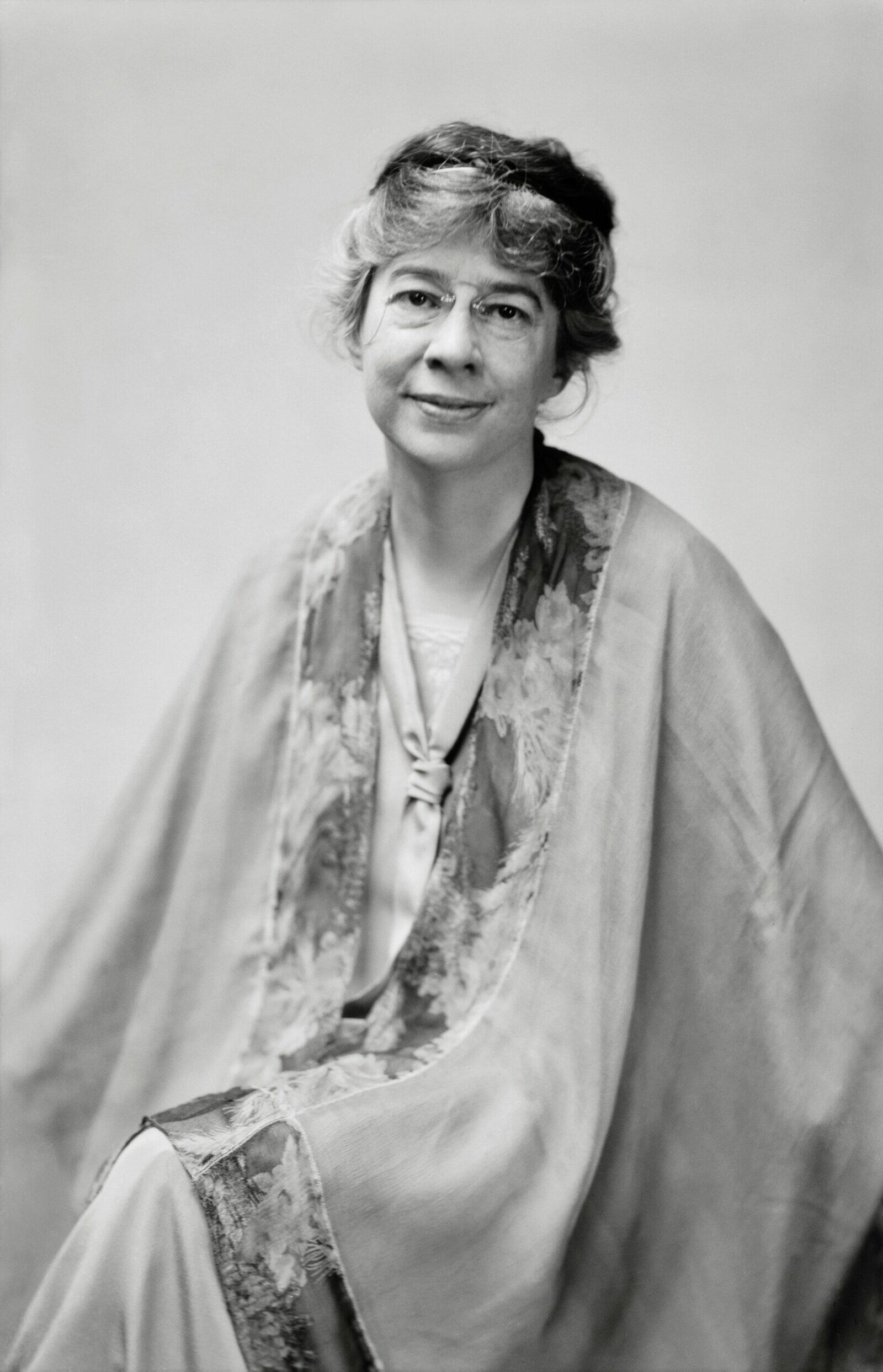 sara-teasdale-american-poet-1927-1600x2487.jpg