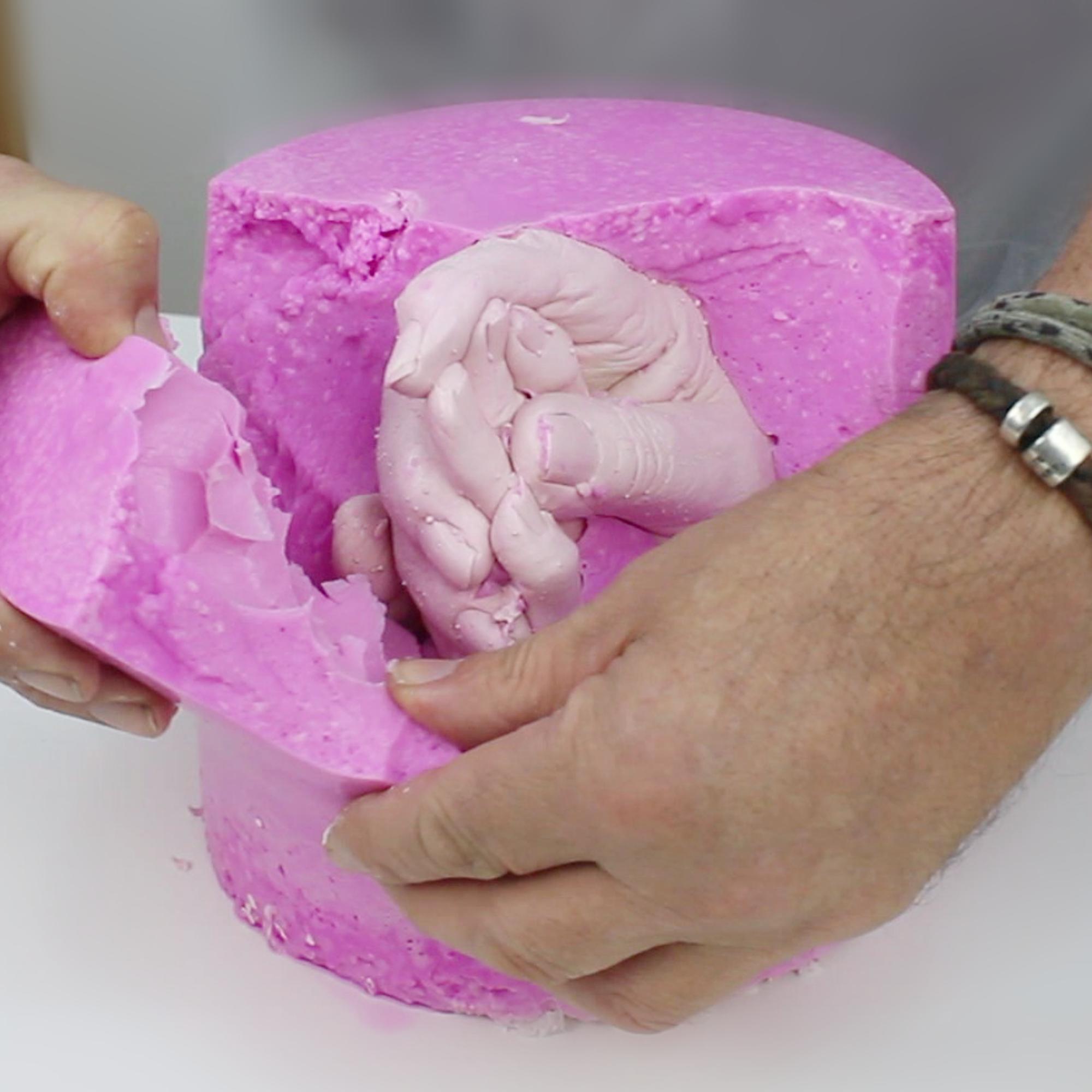 Remove alginate impression mold from 3D Plaster Cast