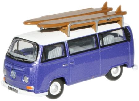VW Bus 1967 metallic purple and white with surf boards, 1:76 scale from Oxford Diecast, 76VW015