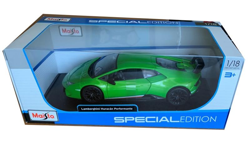 Lamborghini Huracan Performante in green 1:18 scale