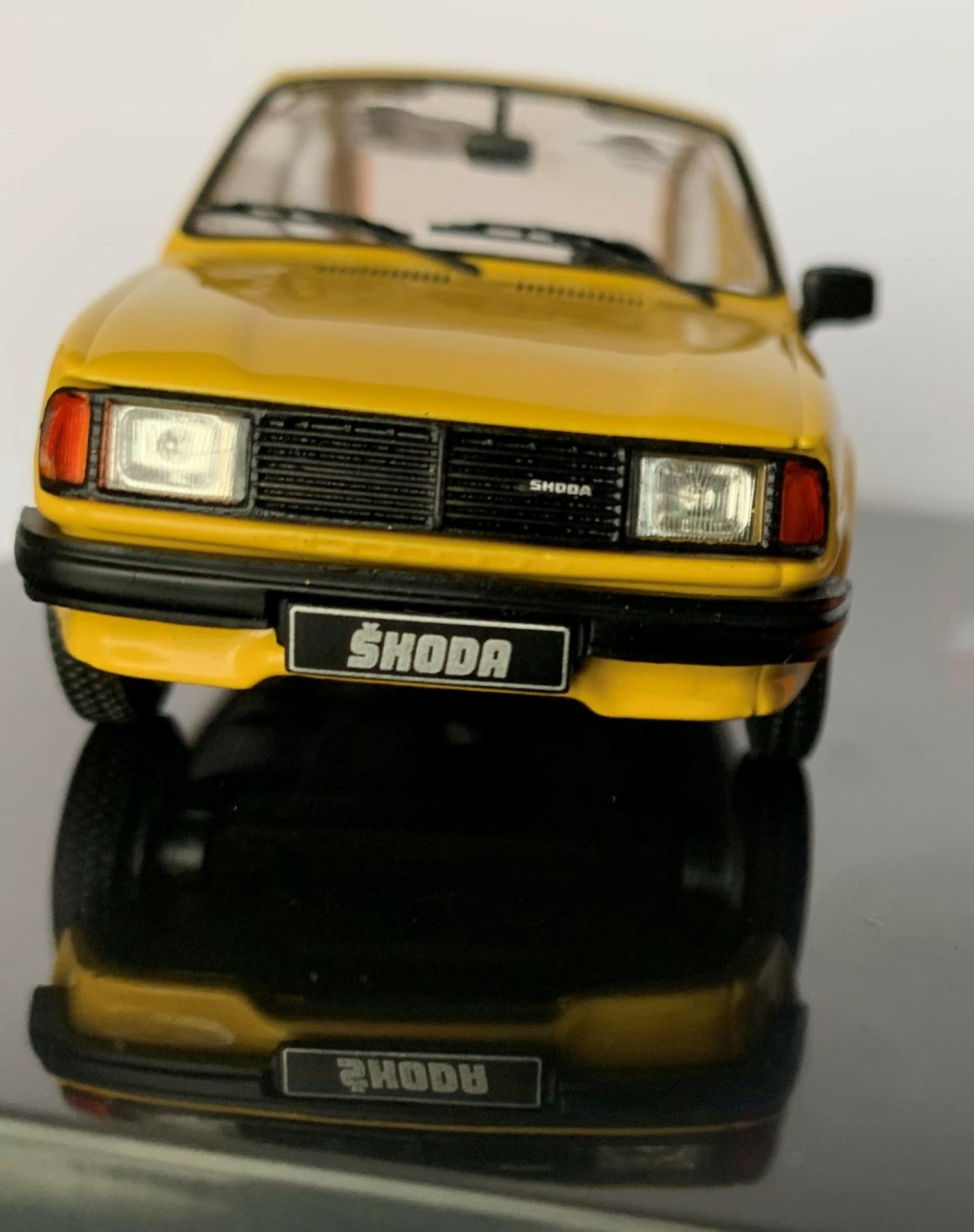 Skoda 120L 1983 in yellow 1:43 scale model from IXO