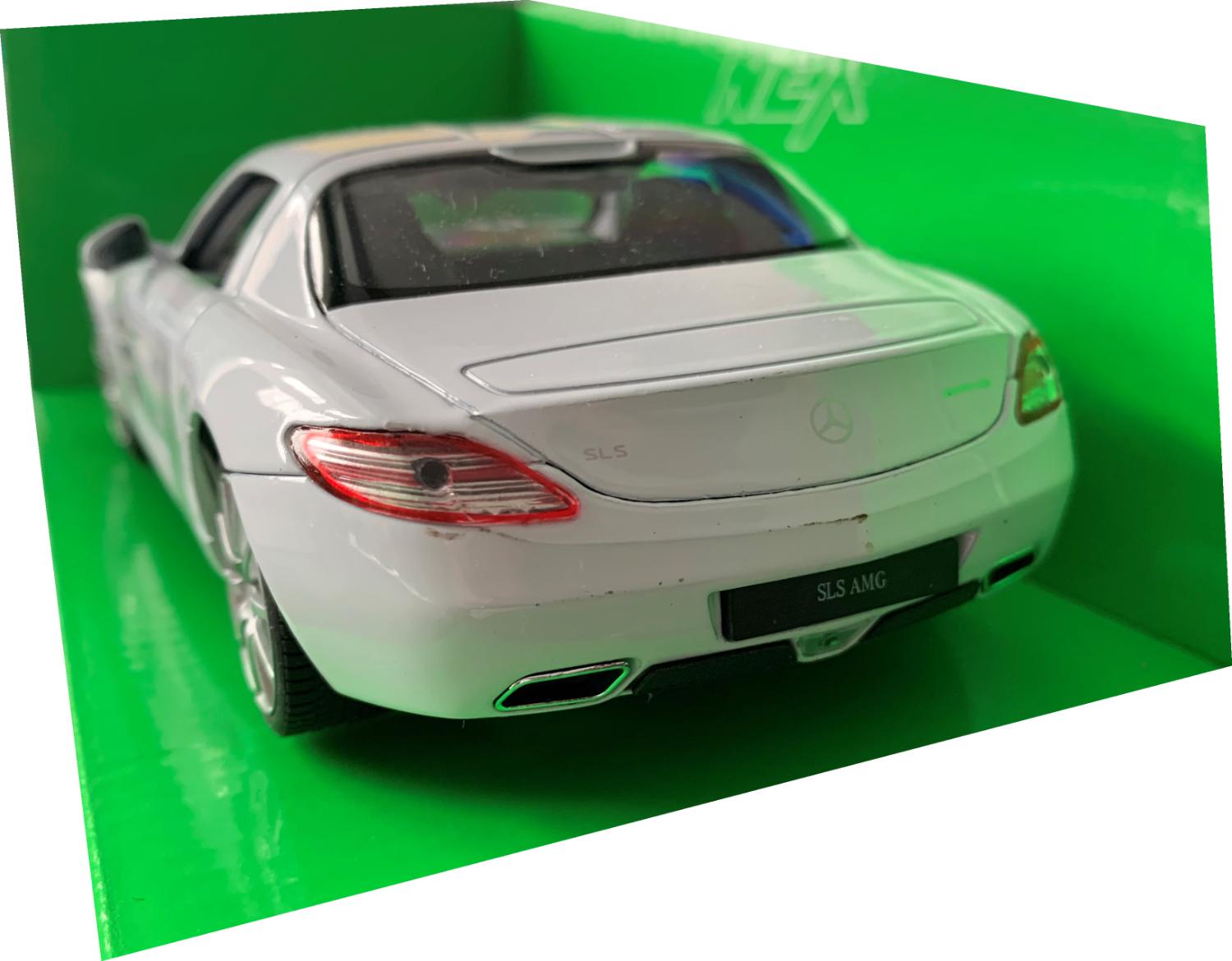 Mercedes Benz SLS AMG (C197) in white 1:24 scale model from Welly
