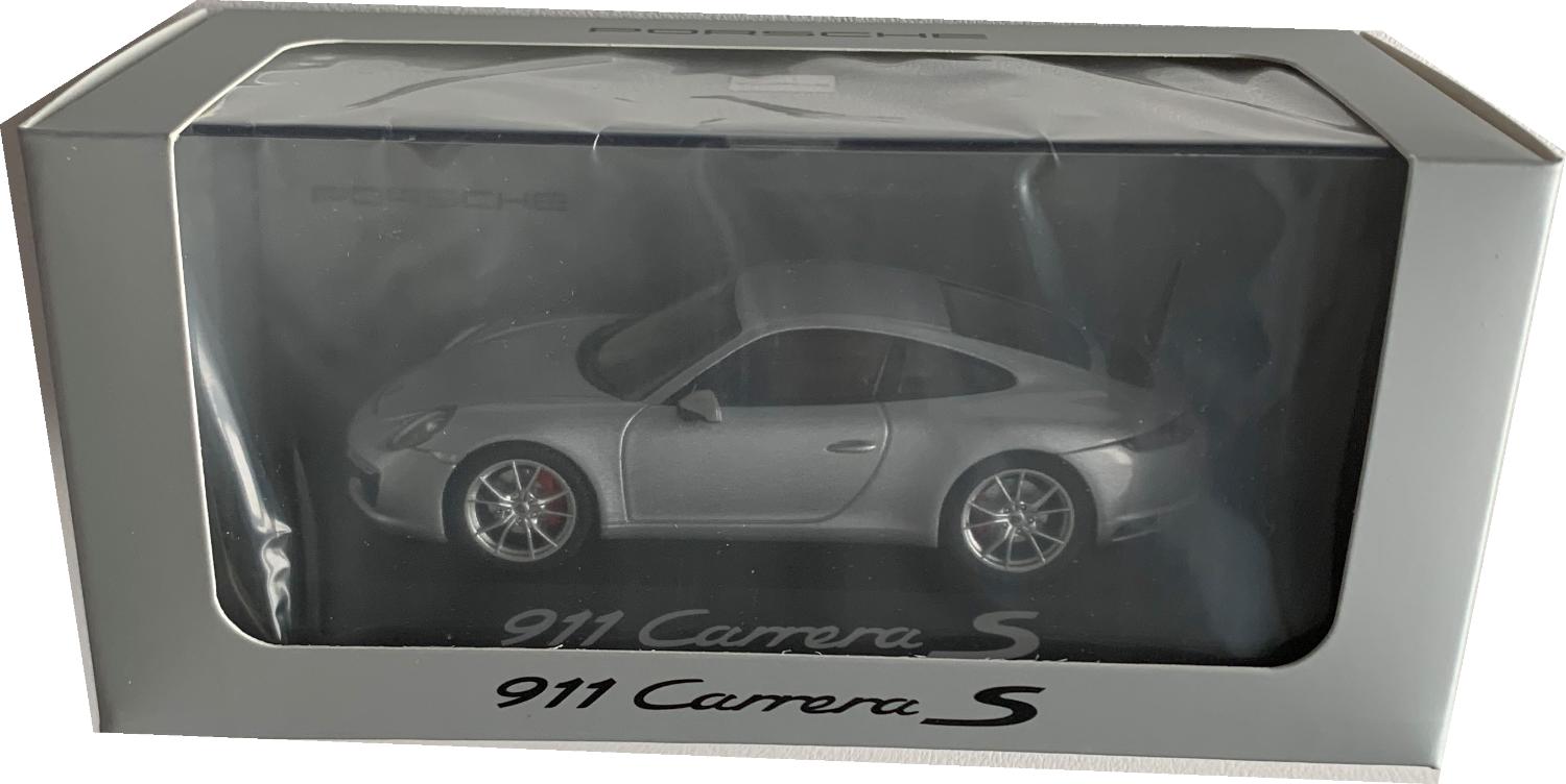 Porsche 911 (911 II) Carrera S Coupe 2016 in metallic silver 1:43 scale diecast  dealer model