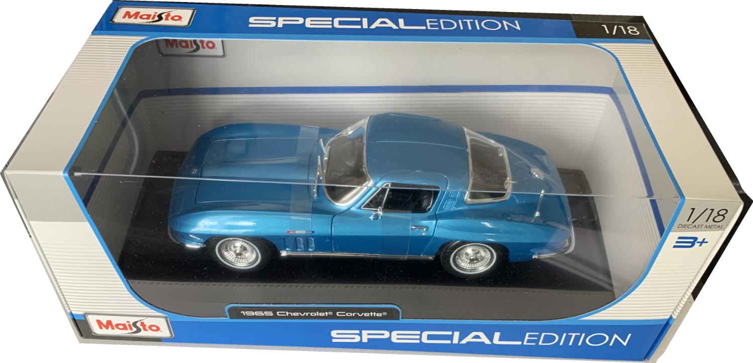 Chevrolet Corvette 1965 in metallic blue 1:18 scale model from Maisto