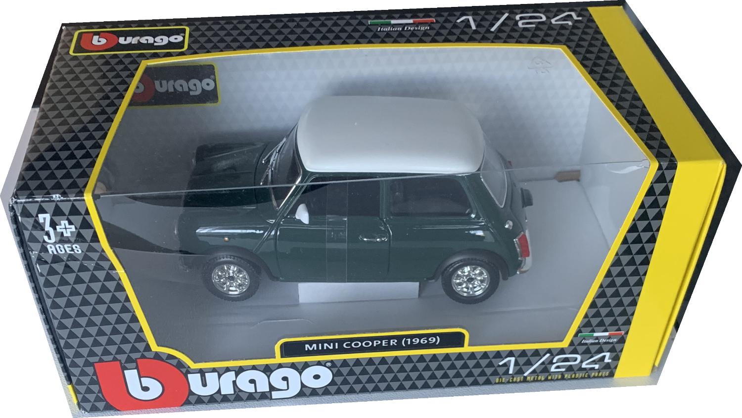 Mini Cooper 1969 in green with white roof  1:24 scale model from Bburago