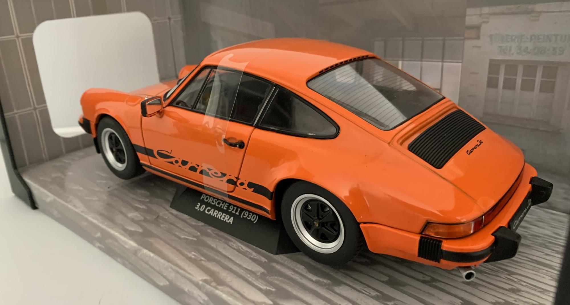 Porsche 911  carrera, gulf orange 1977, 1:18 scale model from Solido,  1802605