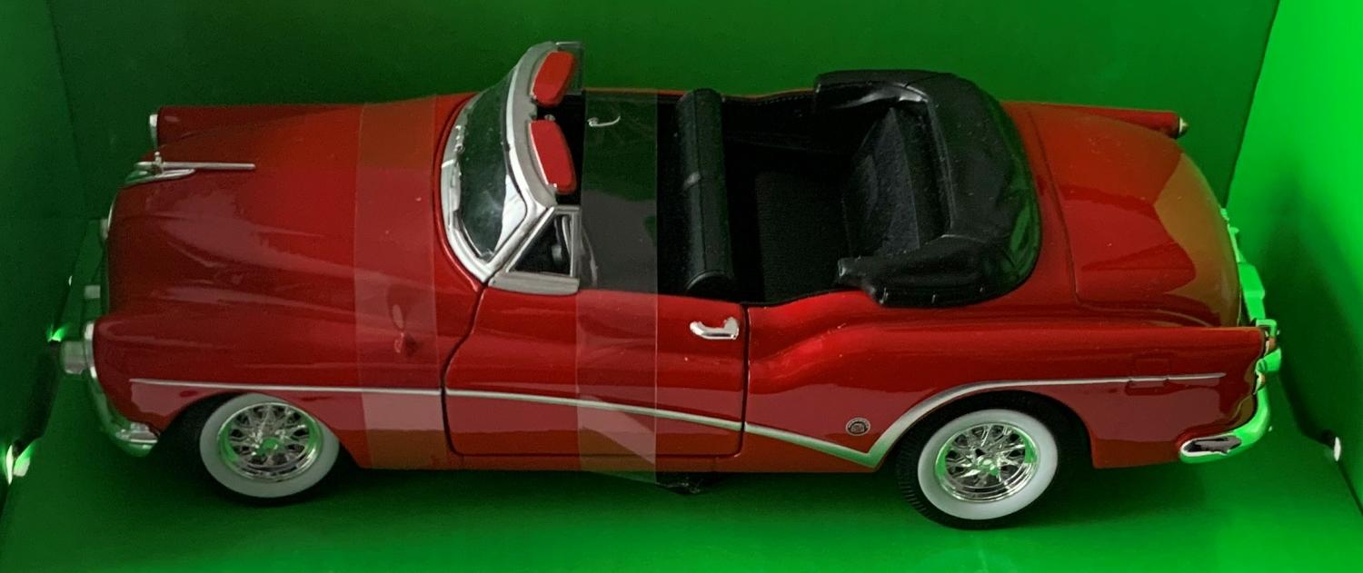 Buick Skylark Cabriolet 1953 in red 1:24 scale model from Welly