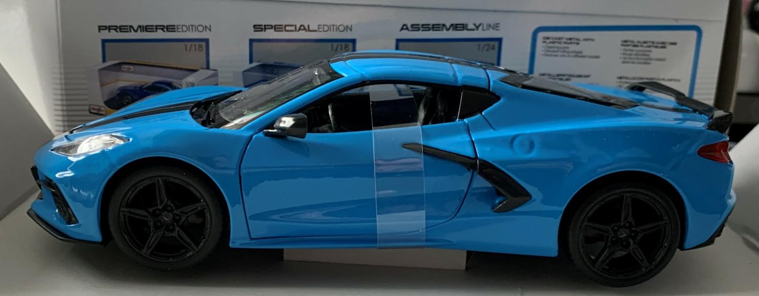Chevrolet Corvette Stingray Coupe Z51, 2020  in blue 1 :24 scale diecast model car from Maisto