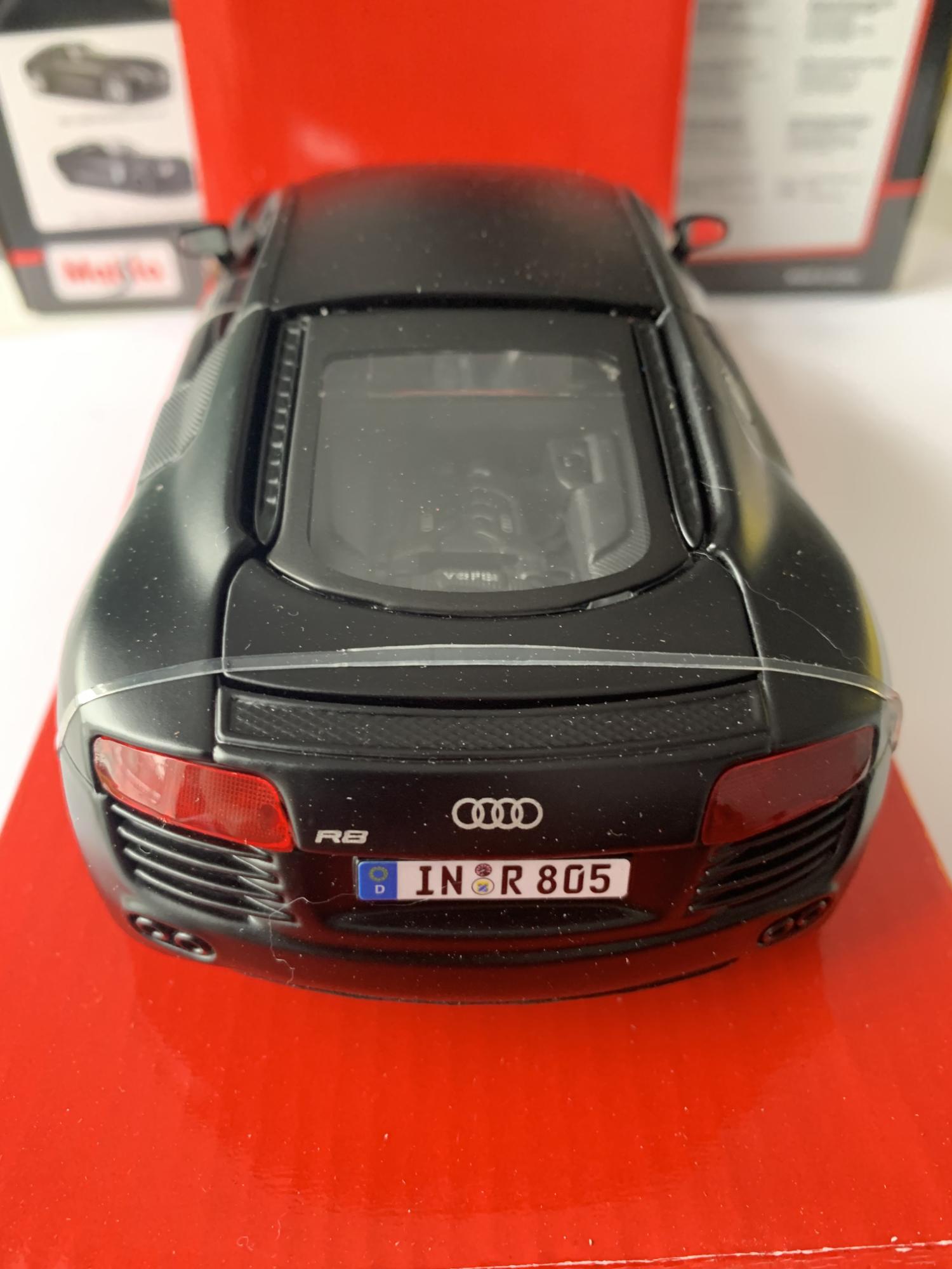 Audi R8 in matt black 1:24 scale model from Maisto