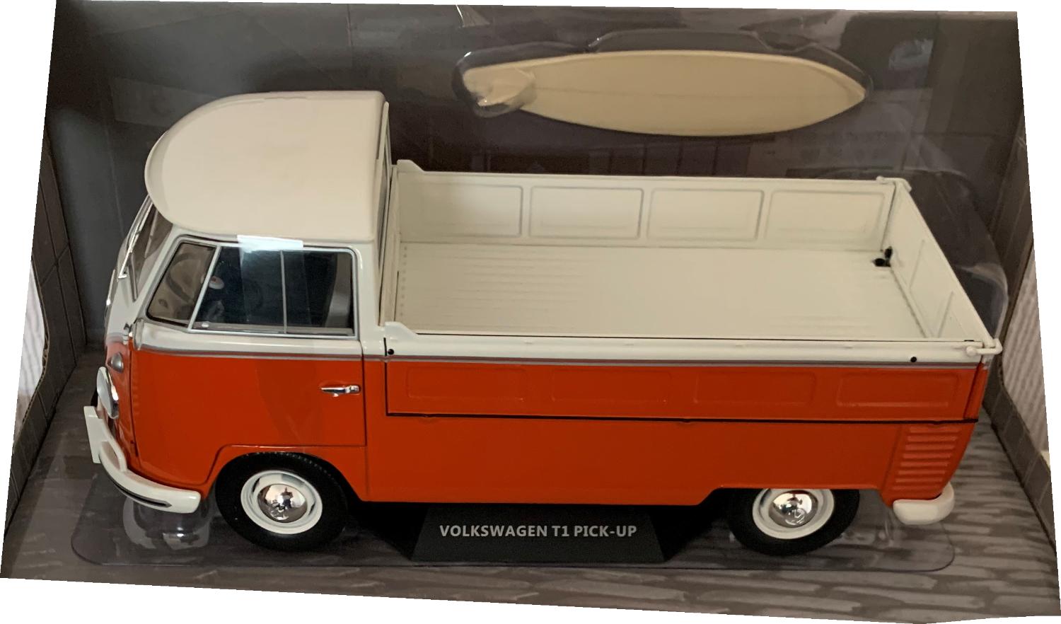 An excellent scale model of the VW T1 Pickup with high level of detail throughout, all authentically recreated.  Model is presented in a window display box.
