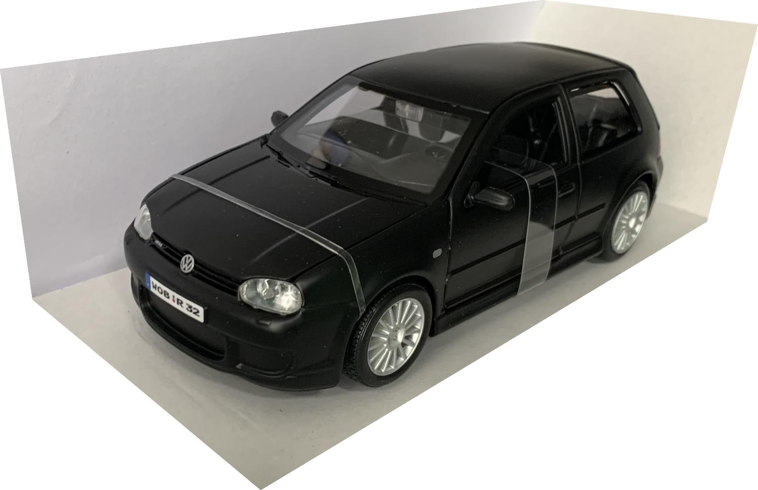 VW Golf R32 mark 4, in matt black 1:24 scale model from Maisto