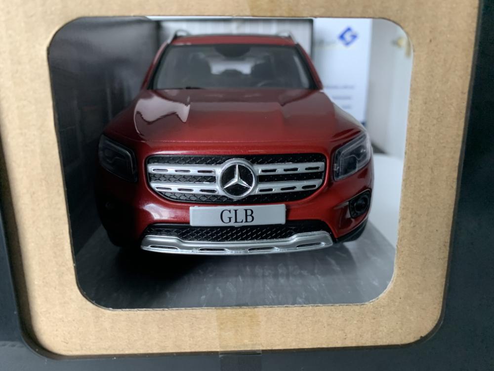 Mercedes Benz GLB X247 2019 in patagonia red 1:18 scale model from Solido