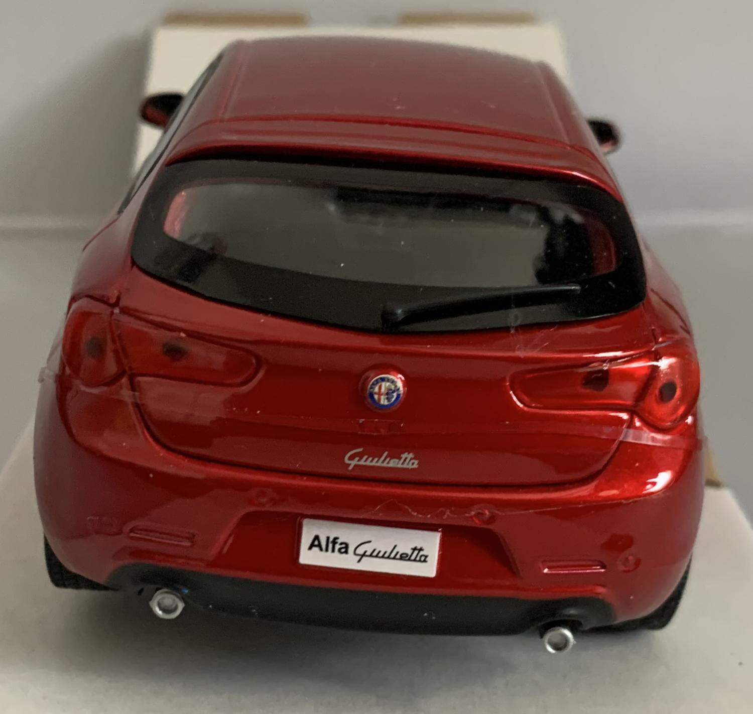 Alfa Romeo Giulietta in metallic red 1:24 scale model from Bburago