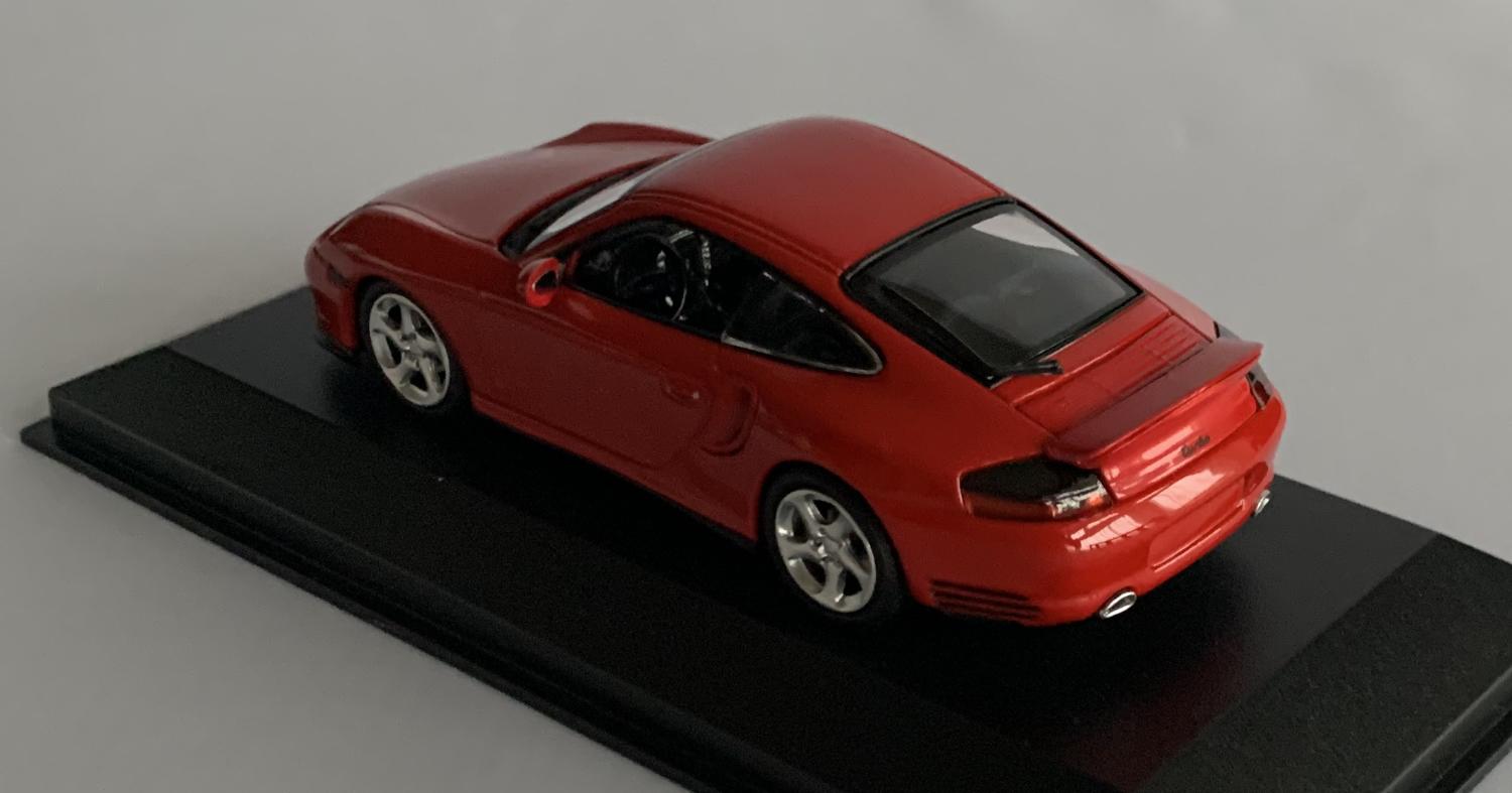 Porsche 911 Turbo (996) 1999 in red 1:43 scale model from Maxichamps