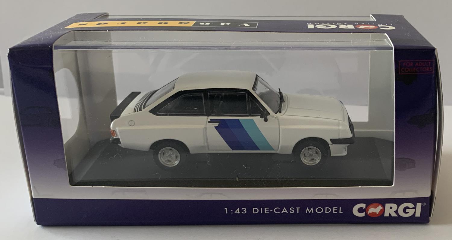 The RS2000 model is presented on a removable plinth with a removeable hard plastic cover.  One of a Limited Edition of 1,200 pieces and includes a Limited Edition Collector Card.  Model presented in Corgi Vanguards packaging