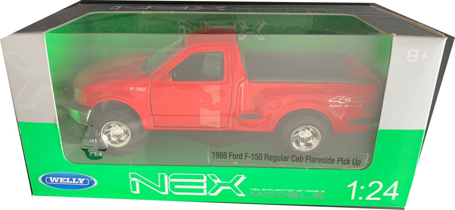 The F-150 model is presented in a window display box, the car is approx. 20 cm long and the presentation box is 23 cm long