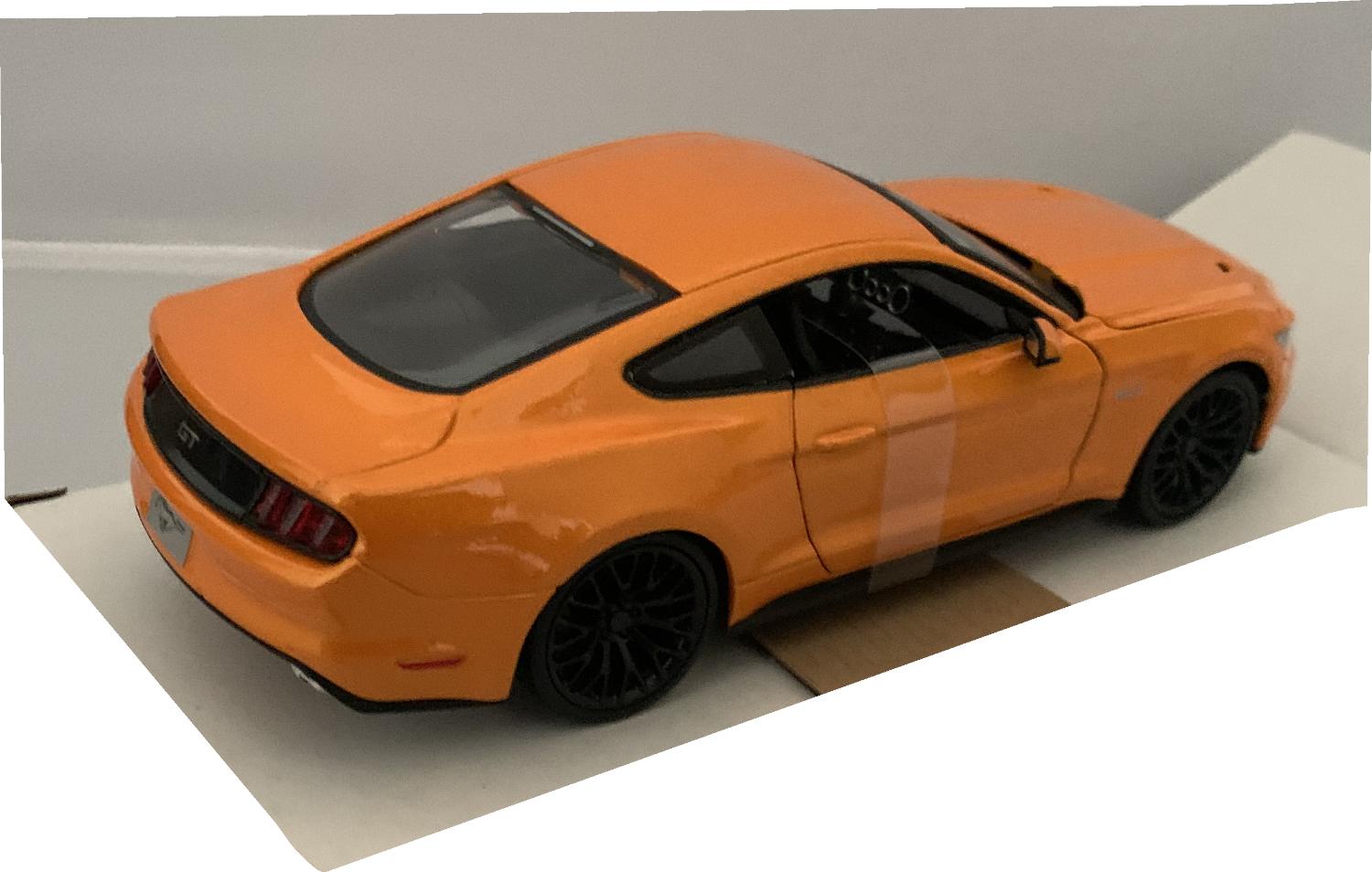 Ford Mustang GT with detail throughout, all authentically recreated. The model is presented in a window display box, the car is approx. 19.5 cm long and the presentation box is 24 cm long