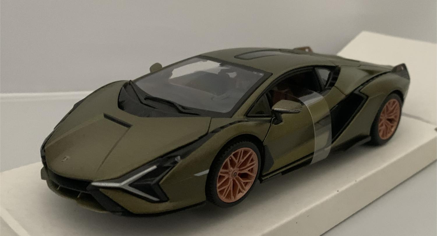Lamborghini Sian FKP 37 in metallic green 1:24 scale model from Bburago
