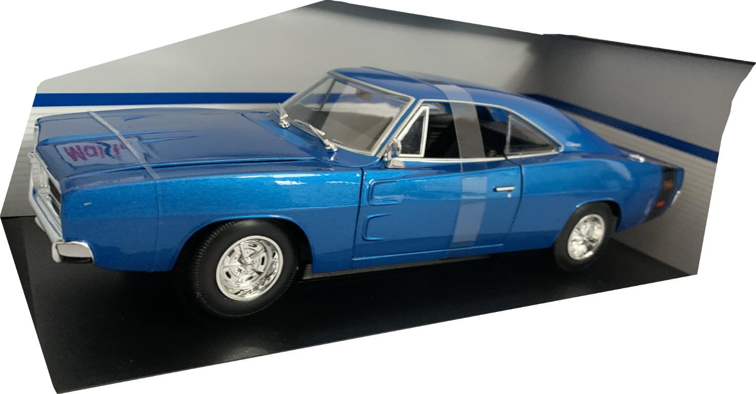 An excellent scale model of the Dodge Charger R/T with high level of detail throughout, all authentically recreated. Model is presented in a window display box.  The car is approx. 28 cm long and the presentation box is 33 cm long