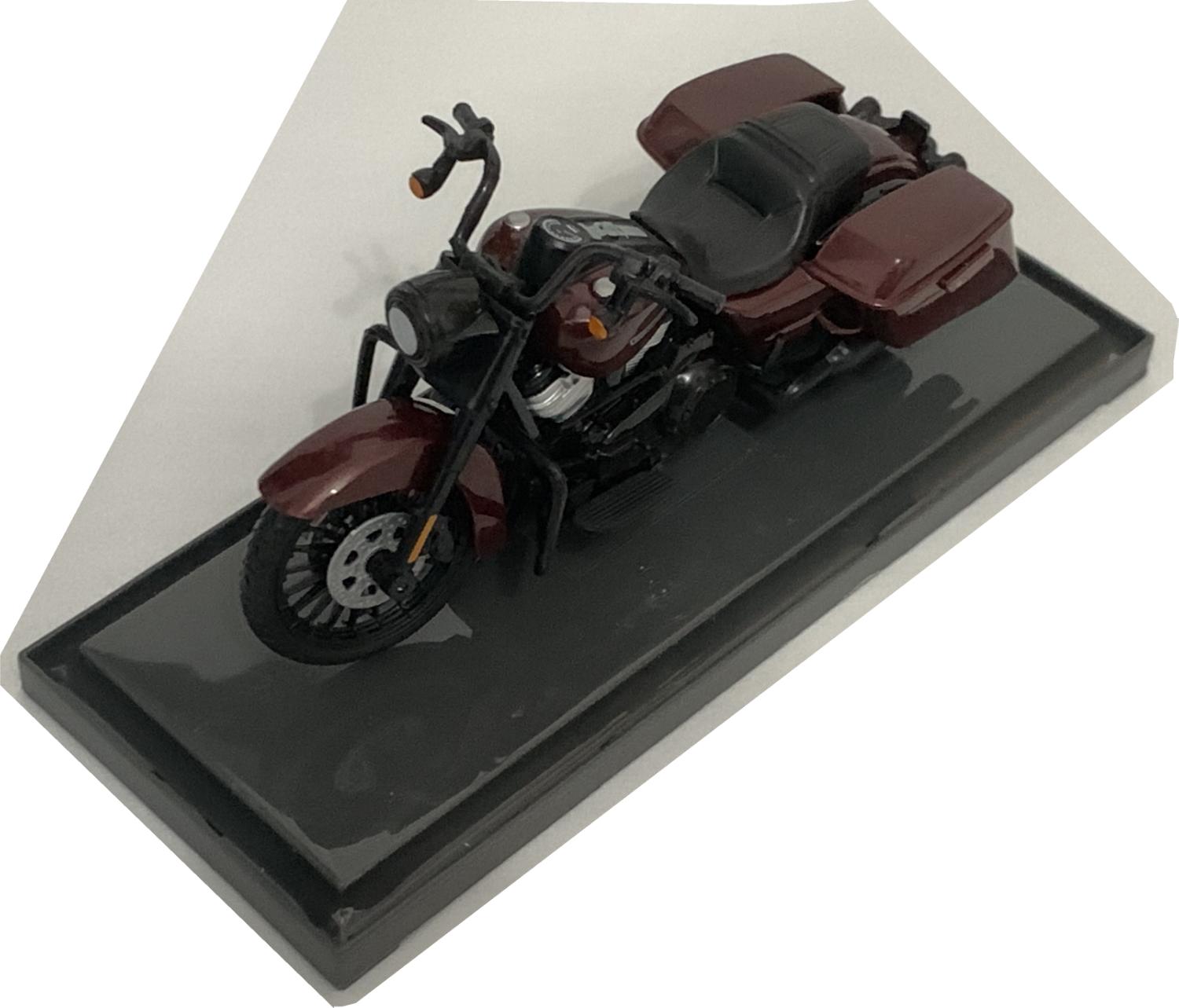 Harley Davidson 2017 Road King Special in burgundy 1:18 scale model from Maisto
