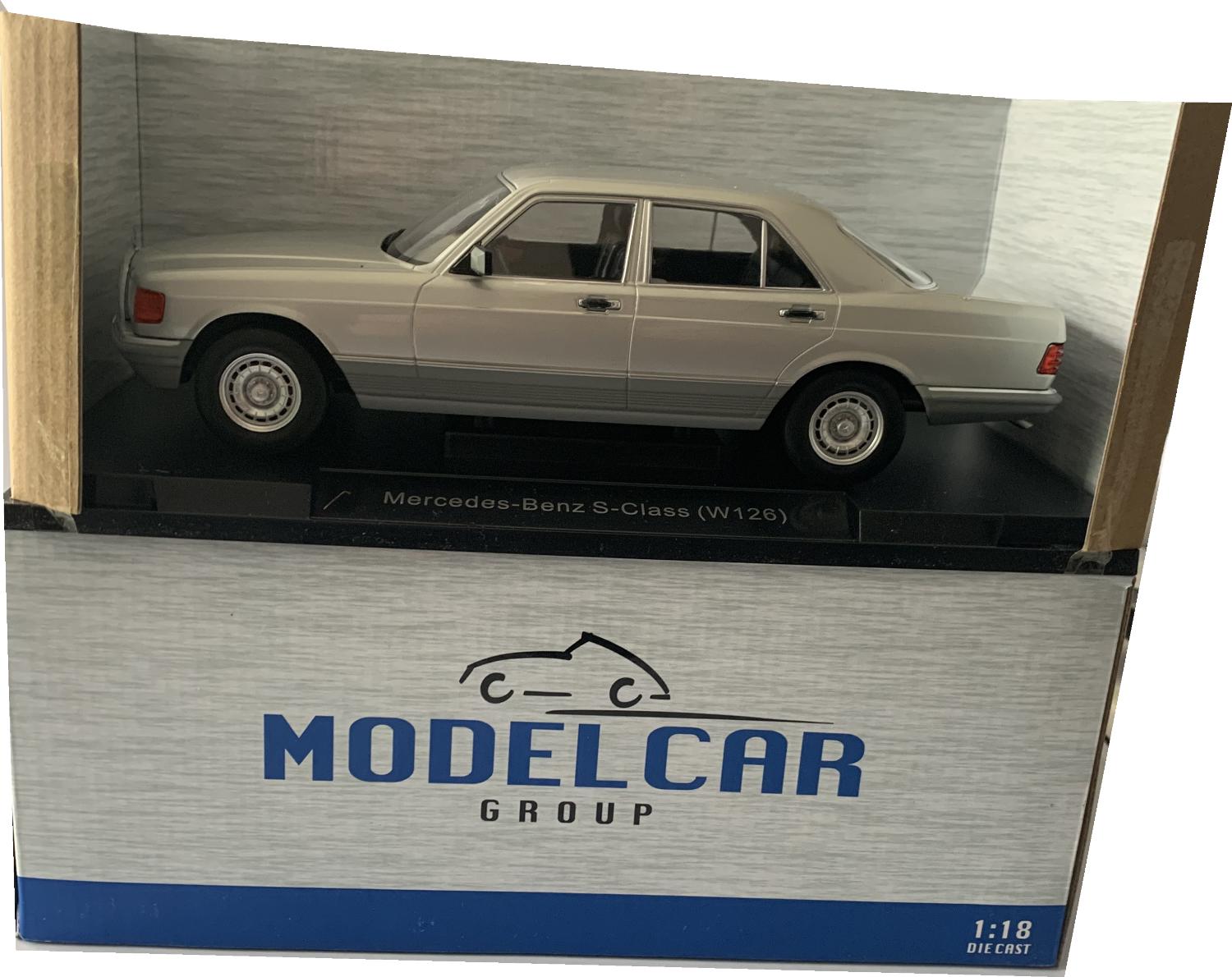 An excellent scale model of the Mercedes Benz S Class with high level of detail throughout, all authentically recreated.  Model is presented on a removable plinth in a window display box.  The car is approx. 27.5 cm long and the presentation box is 31 cm long