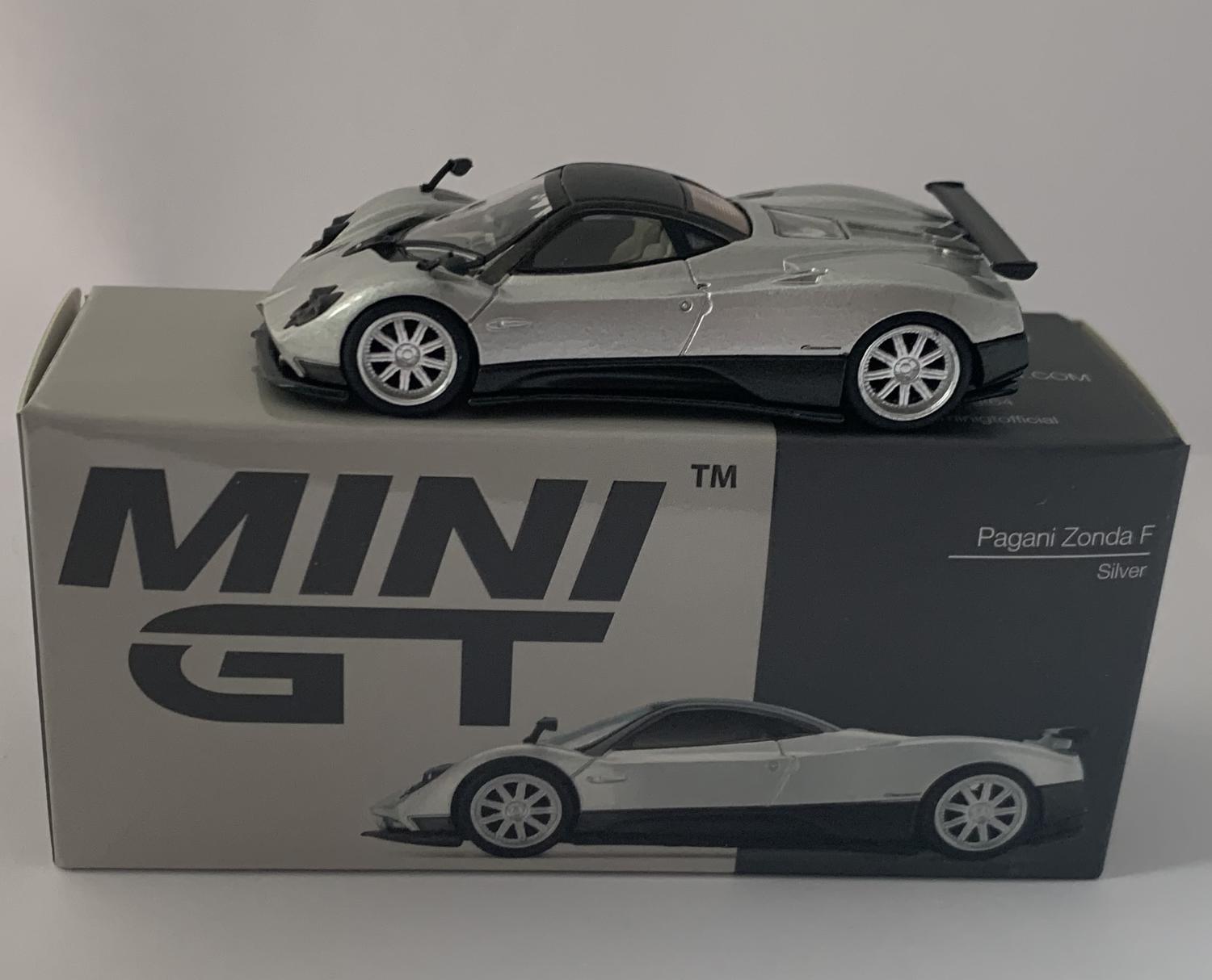 A good reproduction of the Pagani Zonda F  with detail throughout, all authentically recreated. The model is presented in a box, the car is approx. 7 cm long and the box is 10 cm long