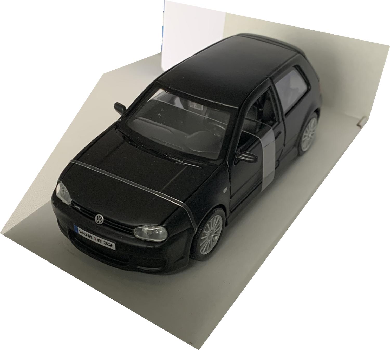 A good reproduction of the VW Golf R32 detail throughout, all authentically recreated. The model is presented in a window display box, the car is approx. 17 cm long and the presentation box is 23 cm long
