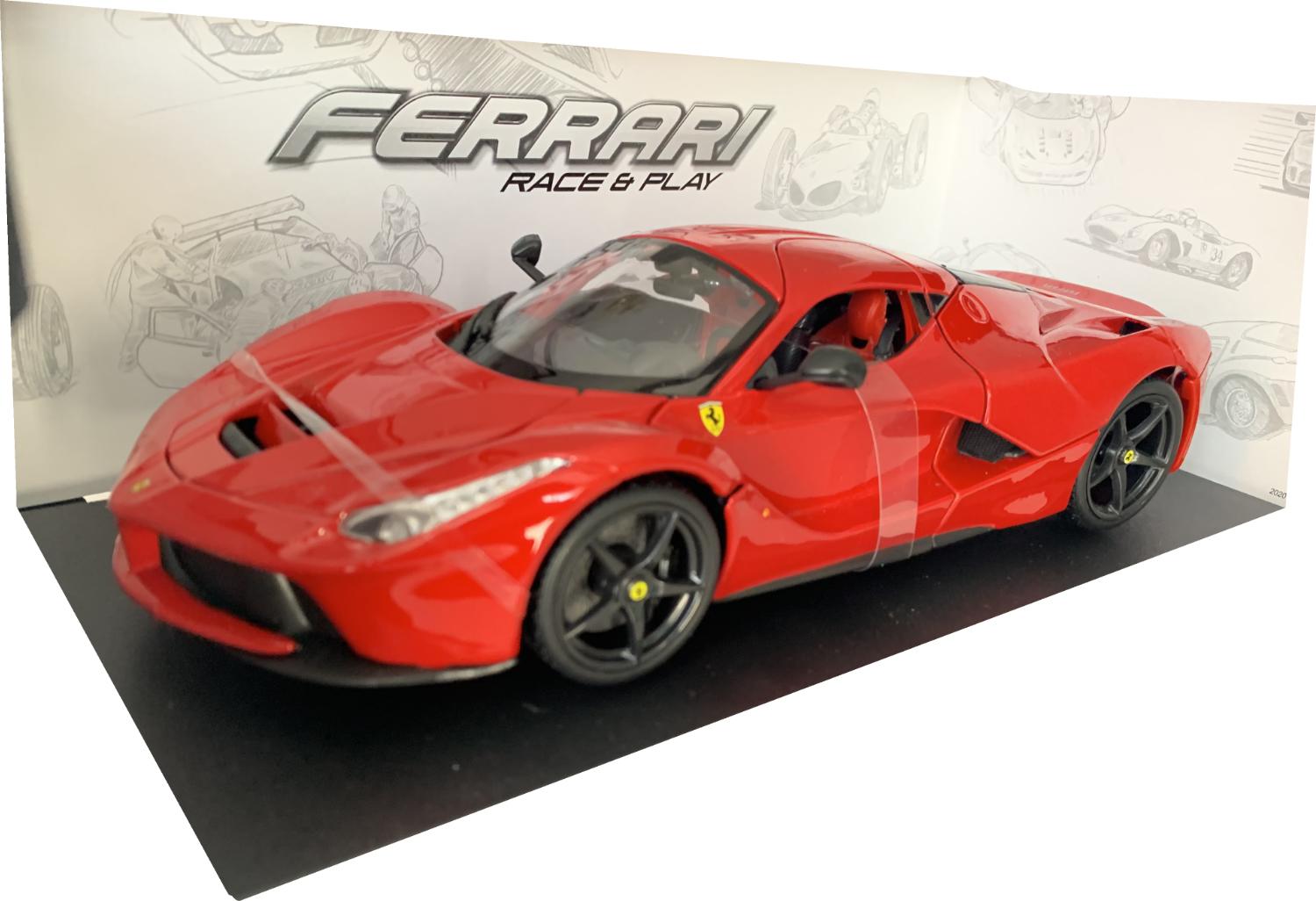Ferrari La Ferrari in red 1:18 scale model from Bburago