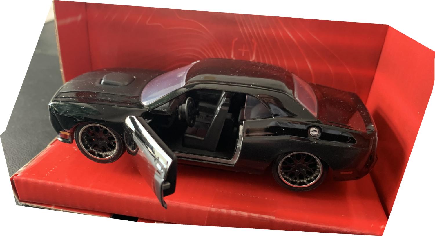 Fast and Furious 6 Dom’s Dodge Challenger SRT8 in black 1:32 scale model from Jada