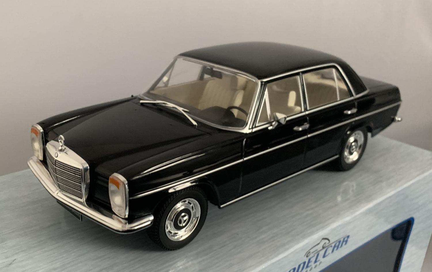 An excellent scale model of the Mercedes Benz 200 D with high level of detail throughout, all authentically recreated.