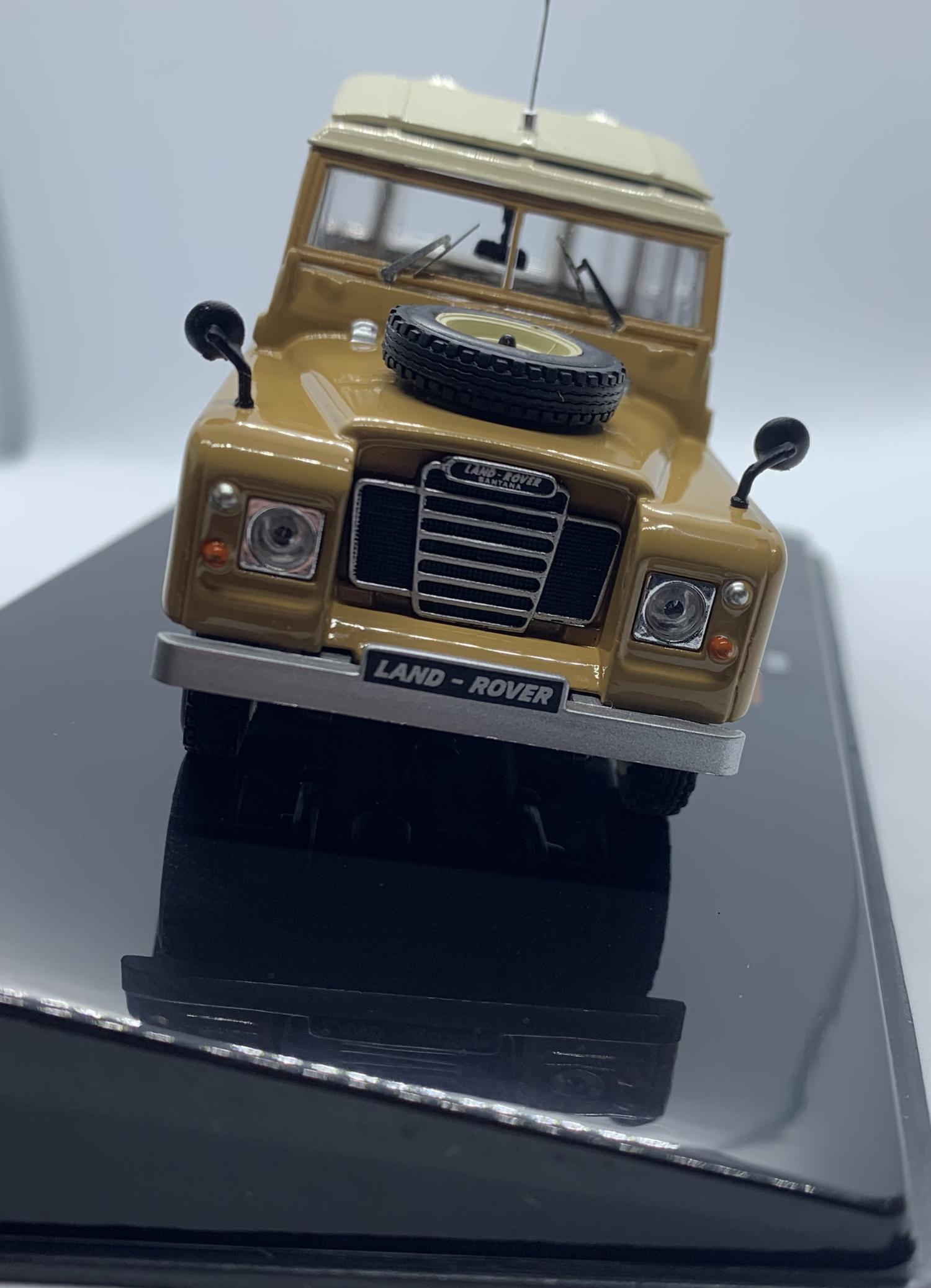 Land Rover Series 2 109 Station Wagon 1958 in beige, 1:43 scale model from IXO