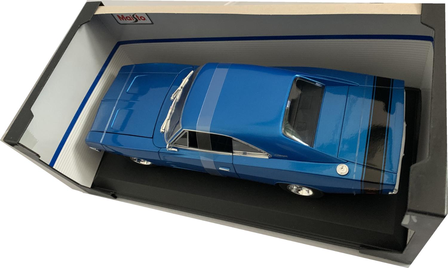 Dodge Charger R/T 1969 in metallic blue 1:18 scale model from Maisto
