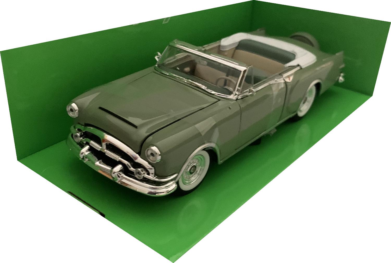 Packard Caribbean Cabriolet  1953 in light green 1:28 scale model from Welly