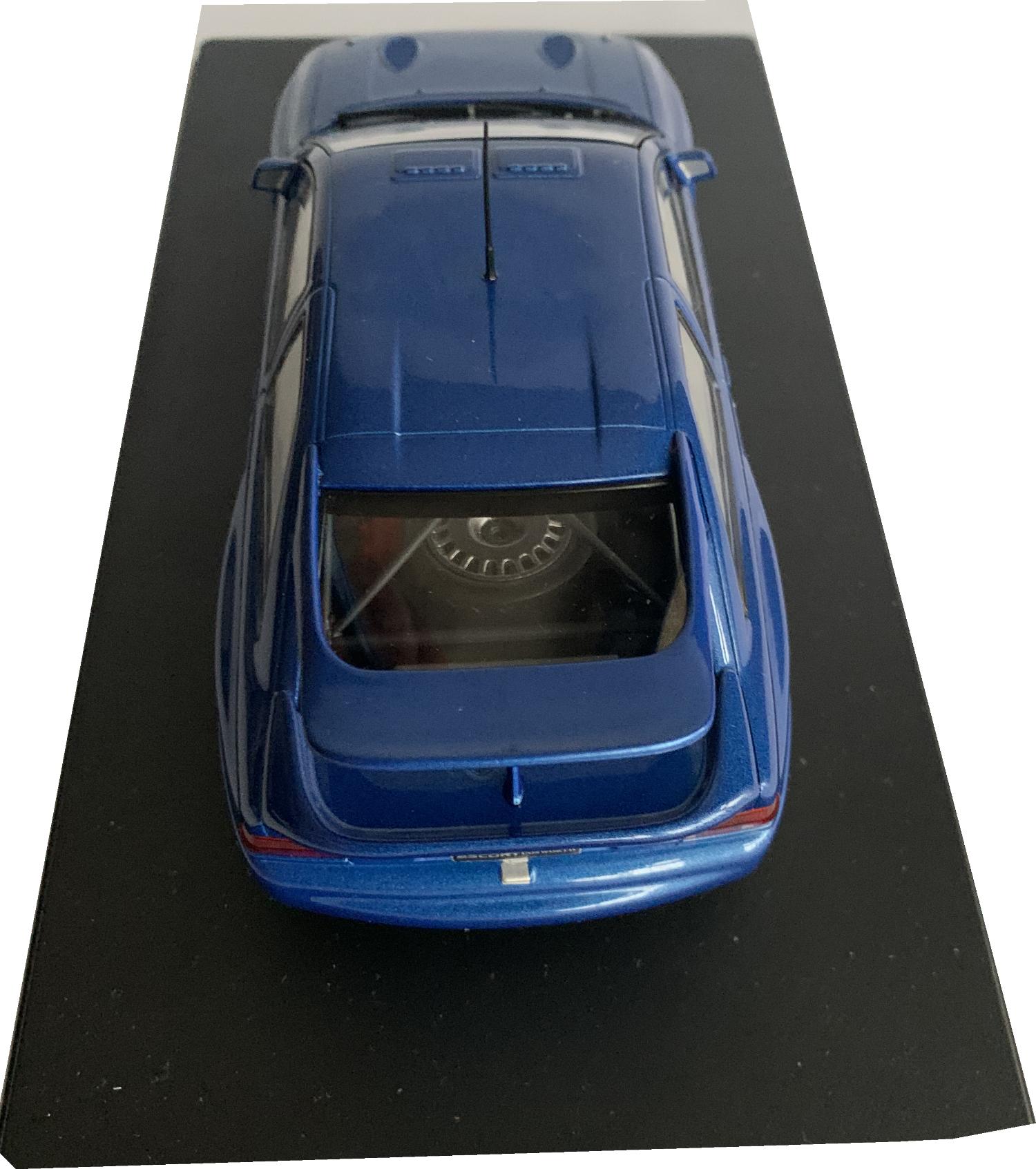 An excellent reproduction of the Ford Escort RS Cosworth with high level of detail throughout, all authentically recreated. The model is presented in a window display box, the car is approx. 17 cm long and the presentation box is 25 cm long