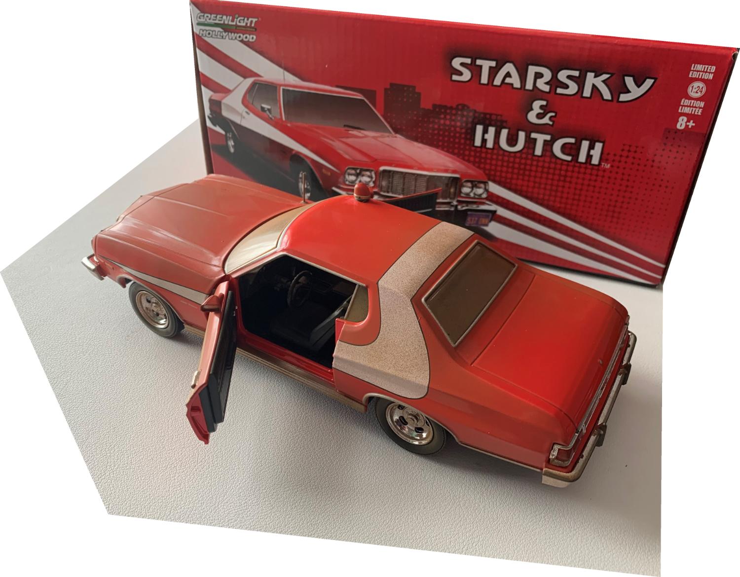 Starsky and Hutch Ford Gran Torino 1976 Weathered Version in red / white 1:24 scale model from Greenlight