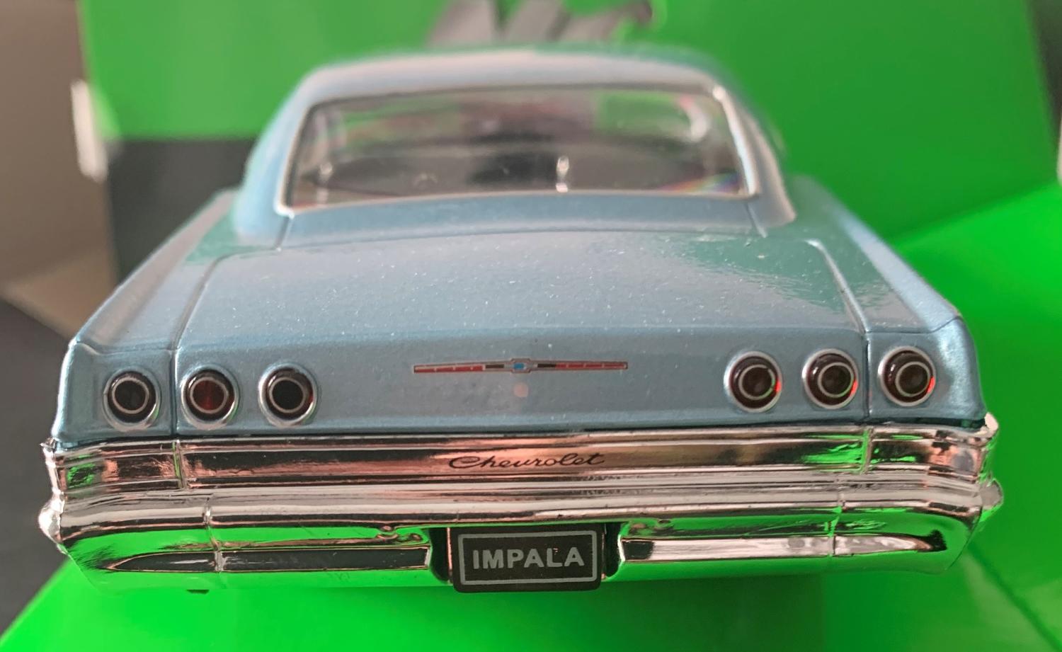 Chevrolet Impala SS 396 1965 in light blue 1:24 scale model from Welly