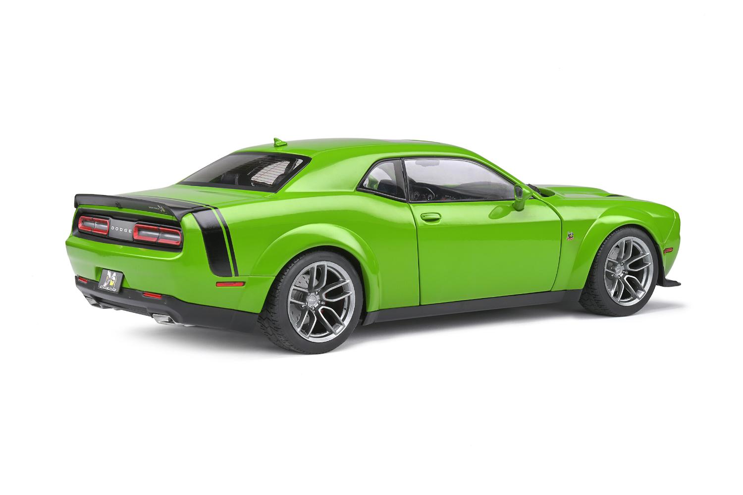 Dodge Challenger SRT Widebody R/T Scat Pack 2020 in green 1:18 scale model from Solido